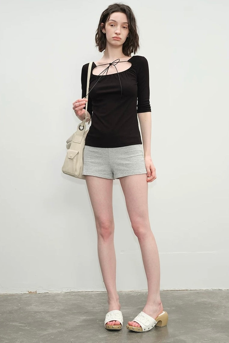 SOLWEIGE Relaxed Tie Up U-Neck T-shirt