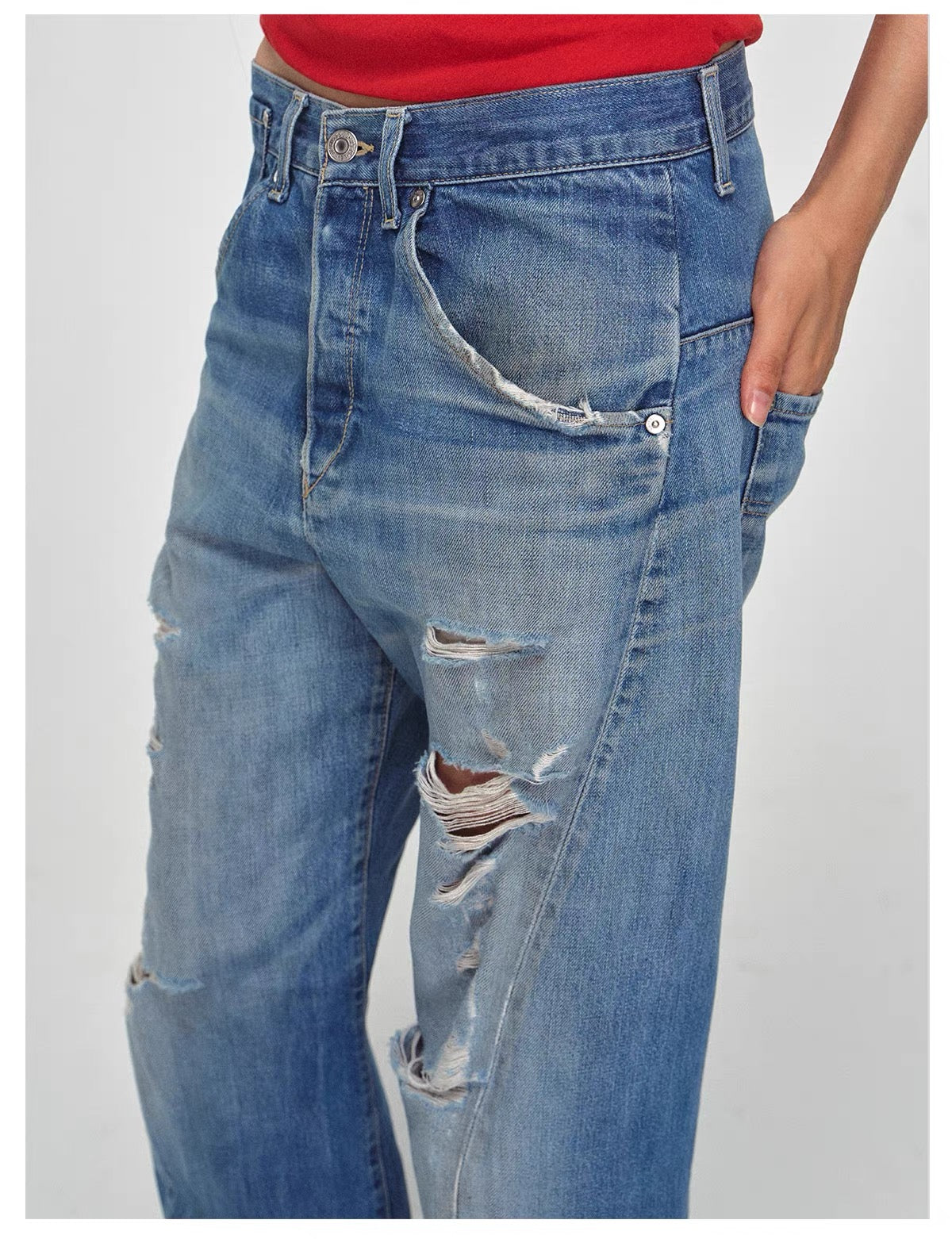 (Pre-Order) antenna effect Engineered Distressed Low-Rise Loose Fit Jeans