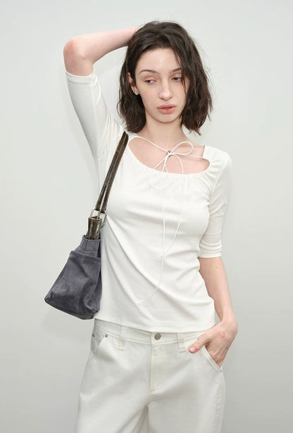SOLWEIGE Relaxed Tie Up U-Neck T-shirt