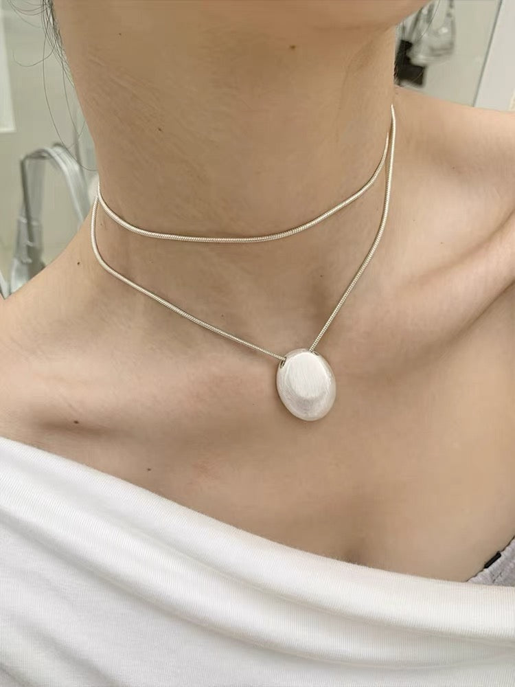 Pebble Pendant Snake Chain Necklace
