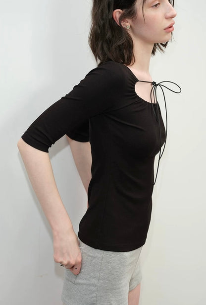 SOLWEIGE Relaxed Tie Up U-Neck T-shirt