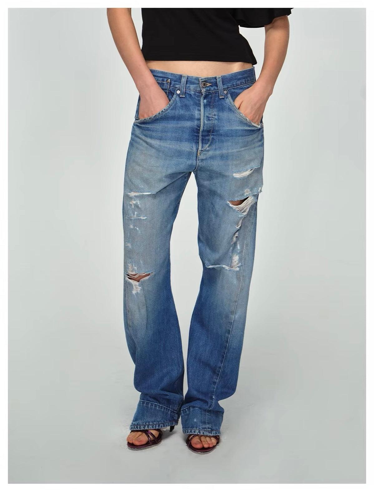 (Pre-Order) antenna effect Engineered Distressed Low-Rise Loose Fit Jeans