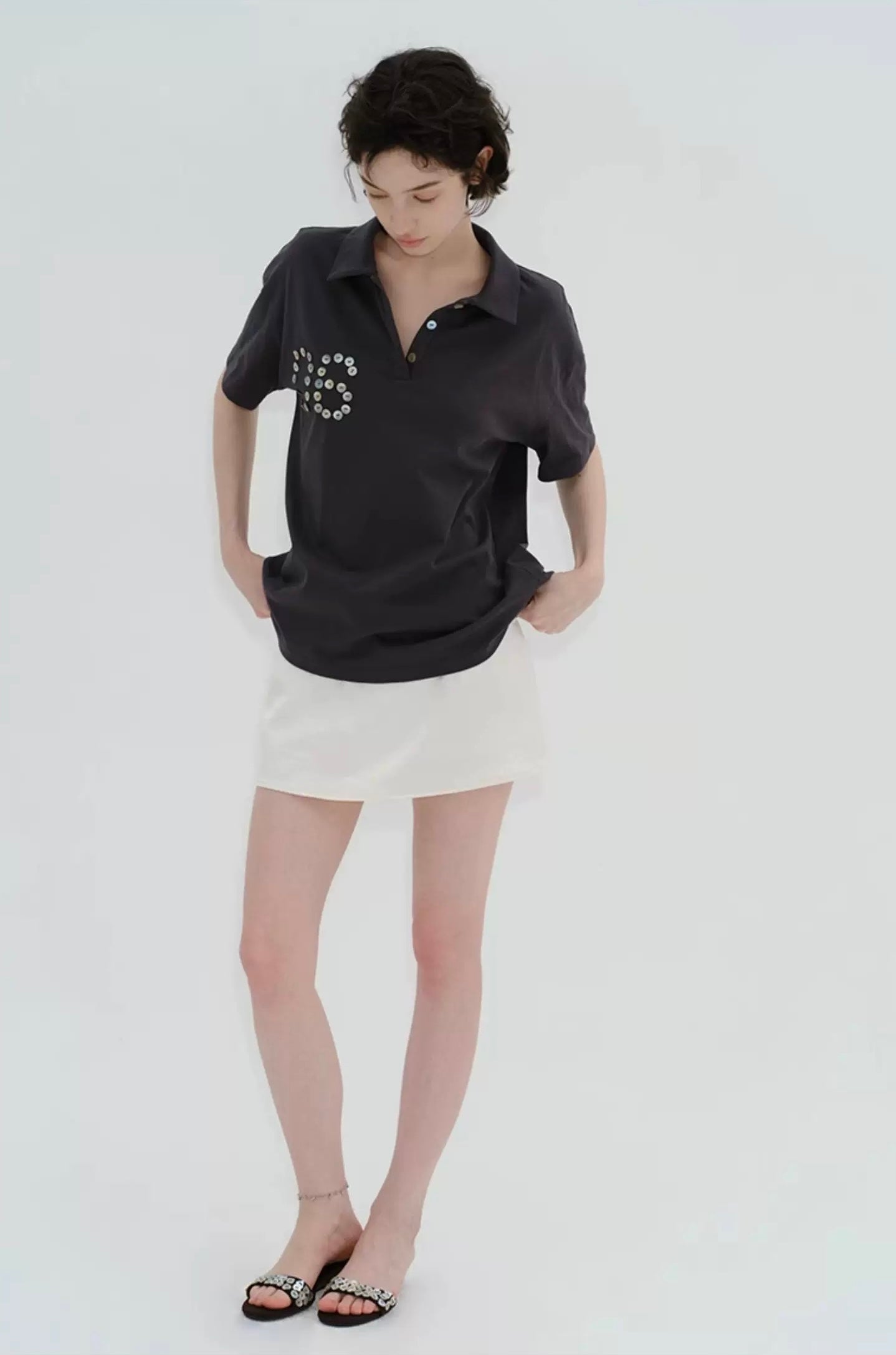 Solveig Shell Button Decorated Polo Short-Sleeved T-shirt
