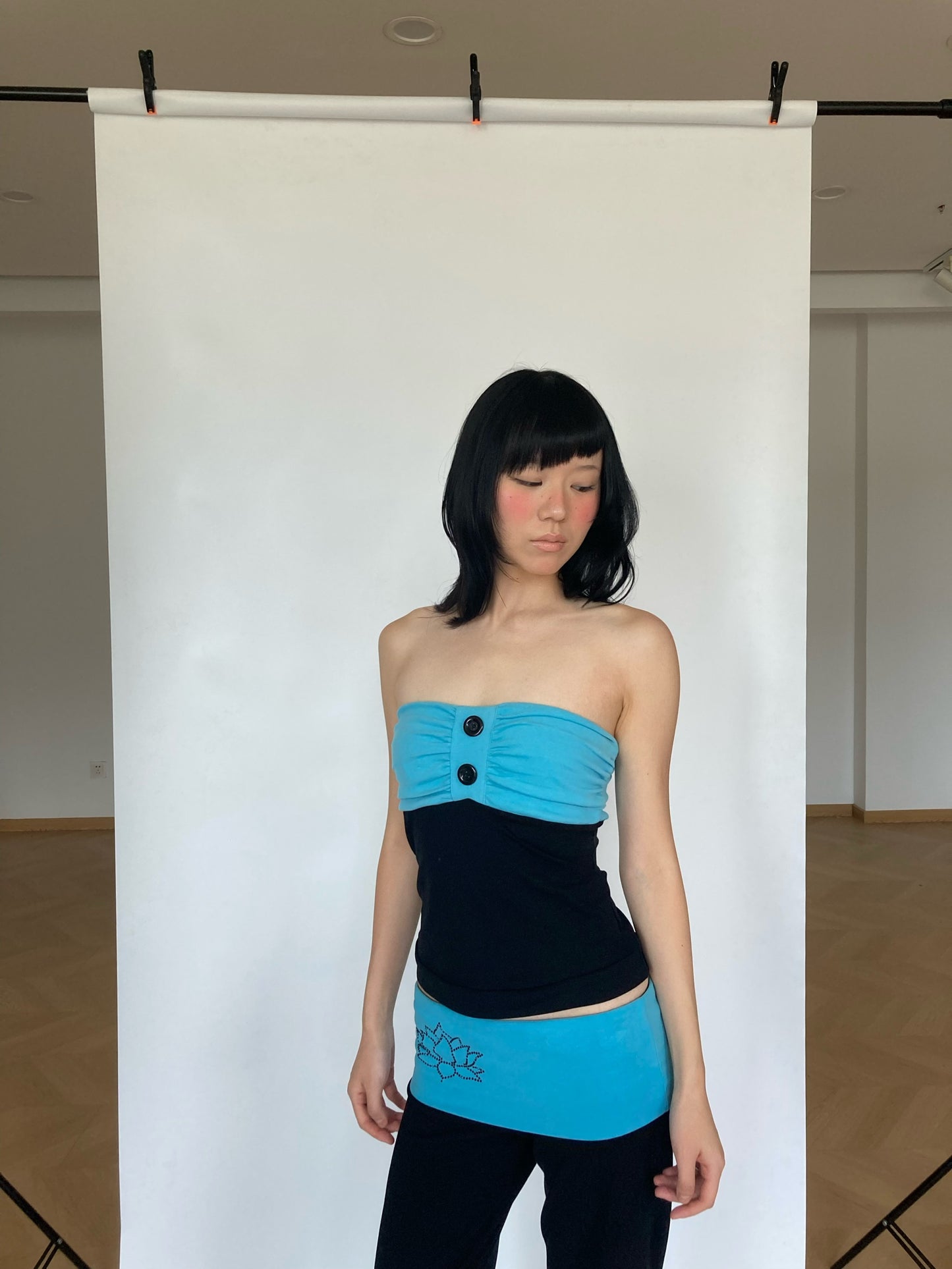 WildFLO Contrast Button Detail Bandeau Tube Top