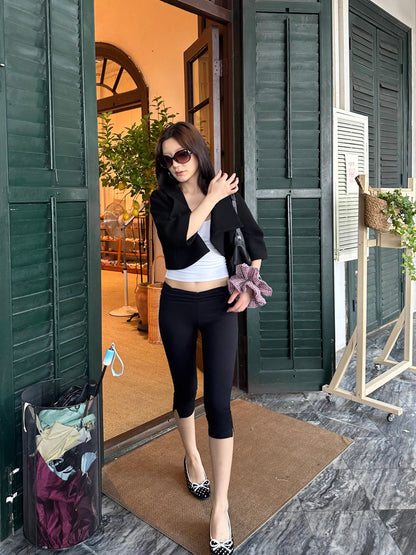 VACANCES Ruched Fold-Over Capri Leggings