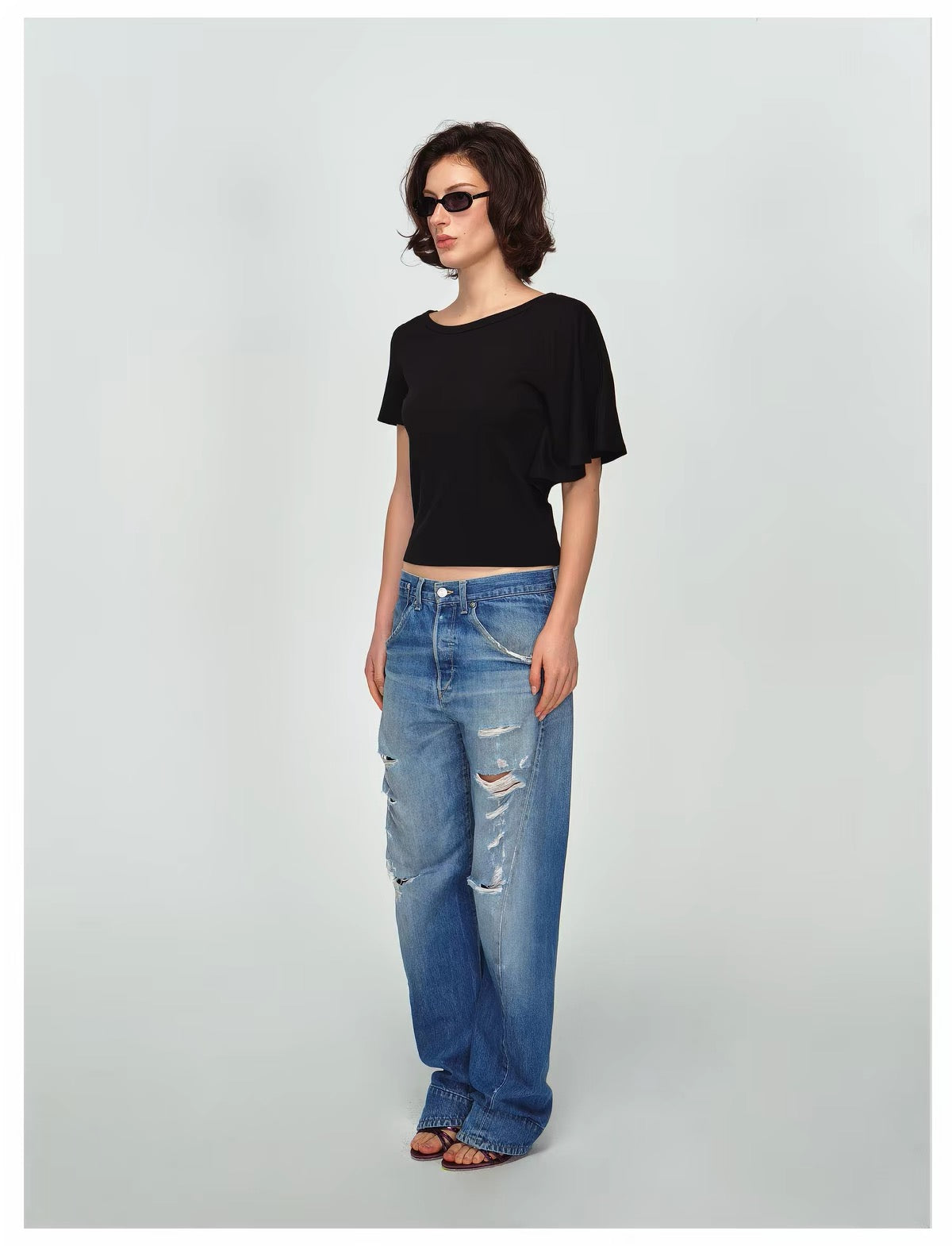 (Pre-Order) antenna effect Engineered Distressed Low-Rise Loose Fit Jeans