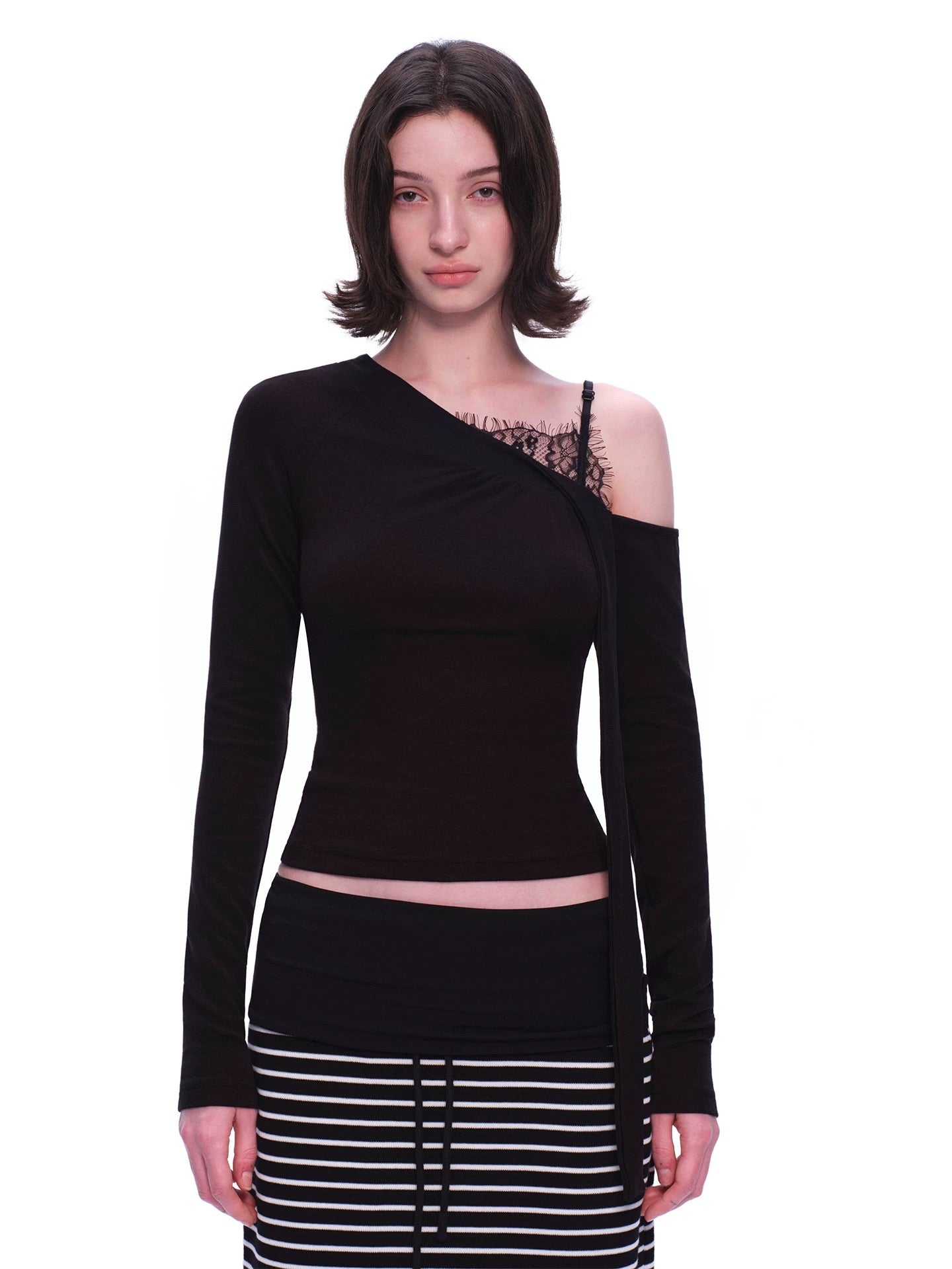 EMPTY PAGE Asymmetric Lace Detail Top