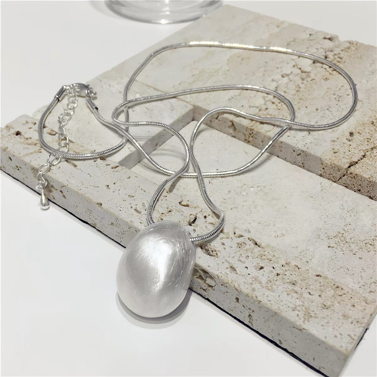 Pebble Pendant Snake Chain Necklace