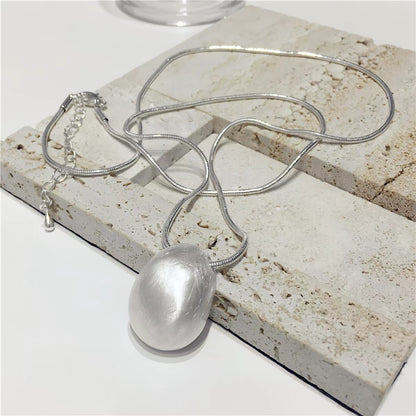 Pebble Pendant Snake Chain Necklace