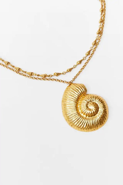 Shell Pendant Necklace